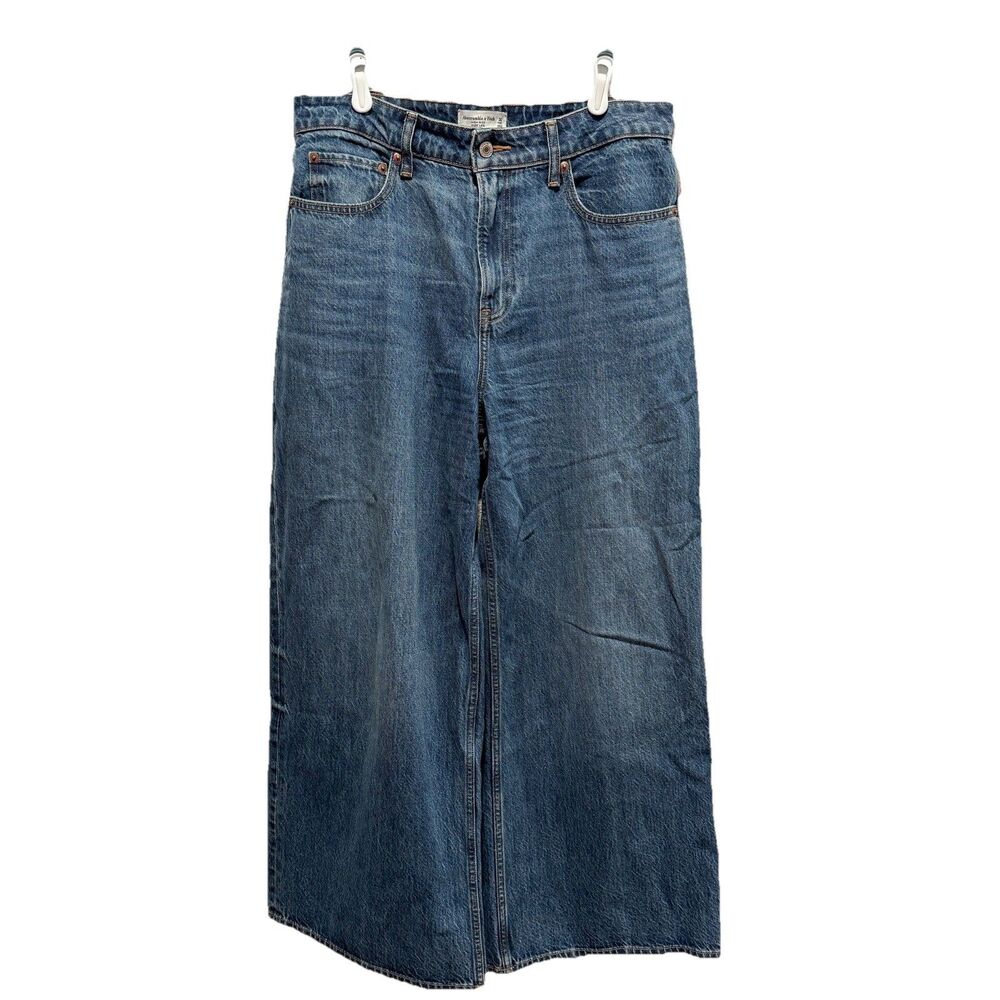 Abercrombie & Fitch Wide Leg Jeans in Medium Blue Denim - Picture 3 of 8